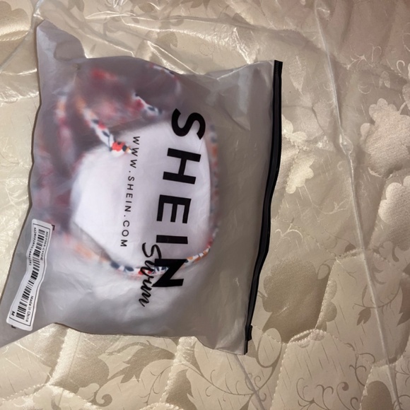 Bikini - Picture 2 of 2